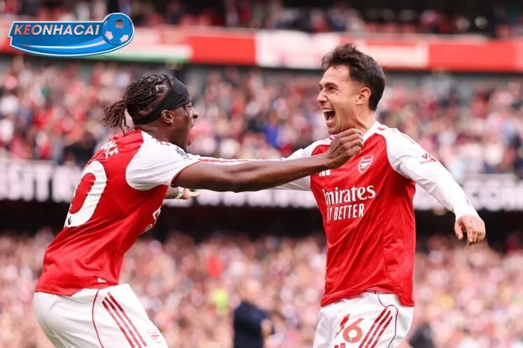 Arsenal thể hiện lối chơi tấn công năng động tại Ngoại hạng Anh.